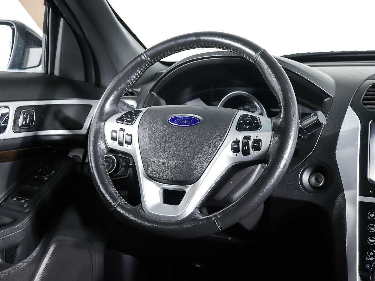 Ford Explorer, 2013 Фото №18