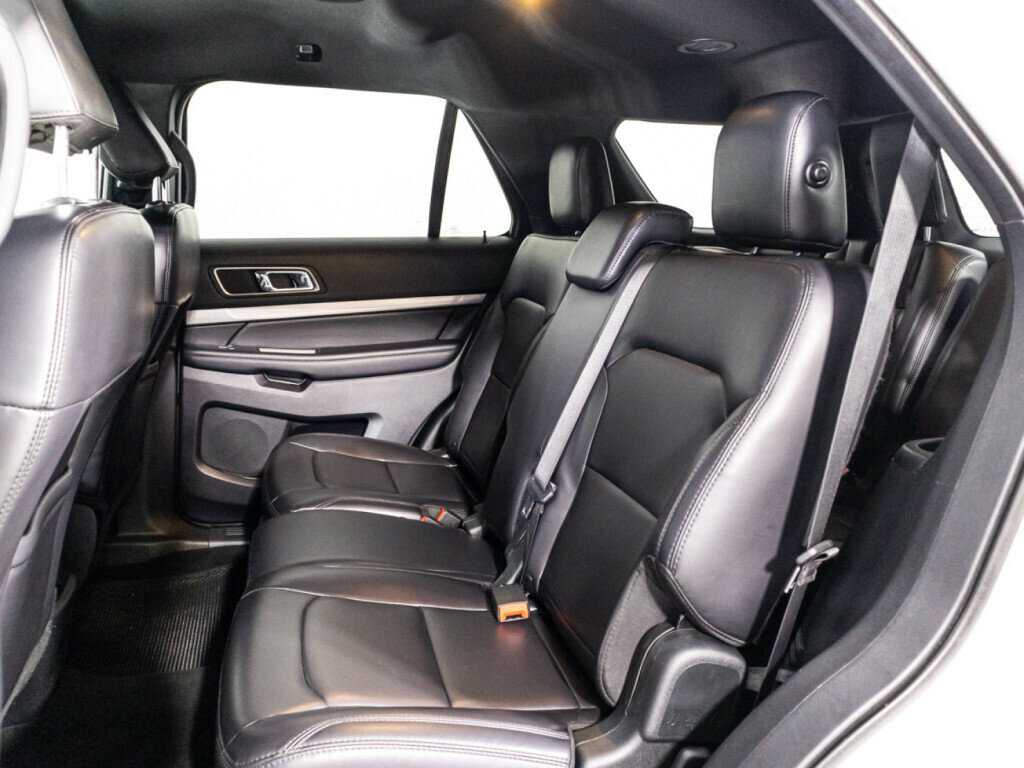Ford Explorer, 2019 Фото №8