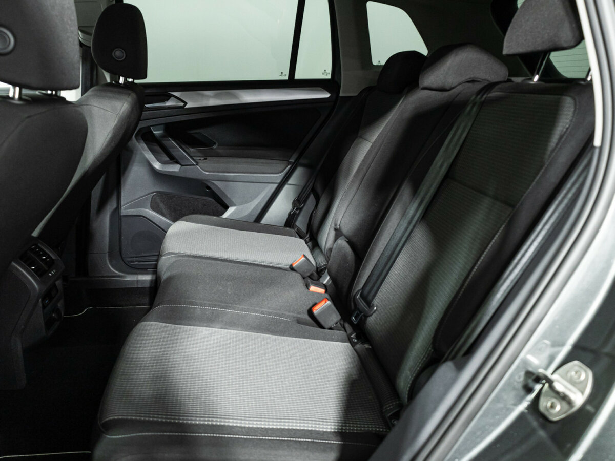 Volkswagen Tiguan II Рестайлинг, 2021 Фото №8