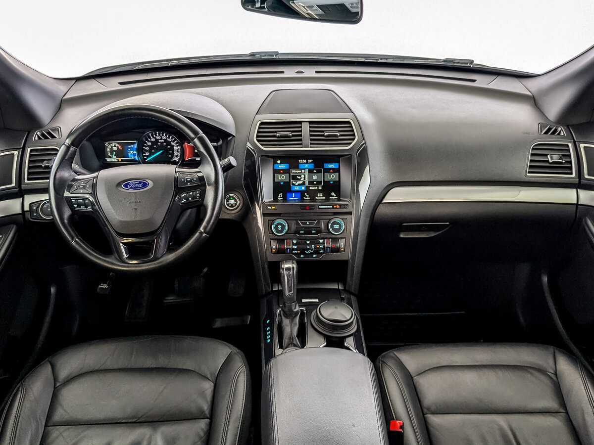 Ford Explorer, 2017 Фото №12