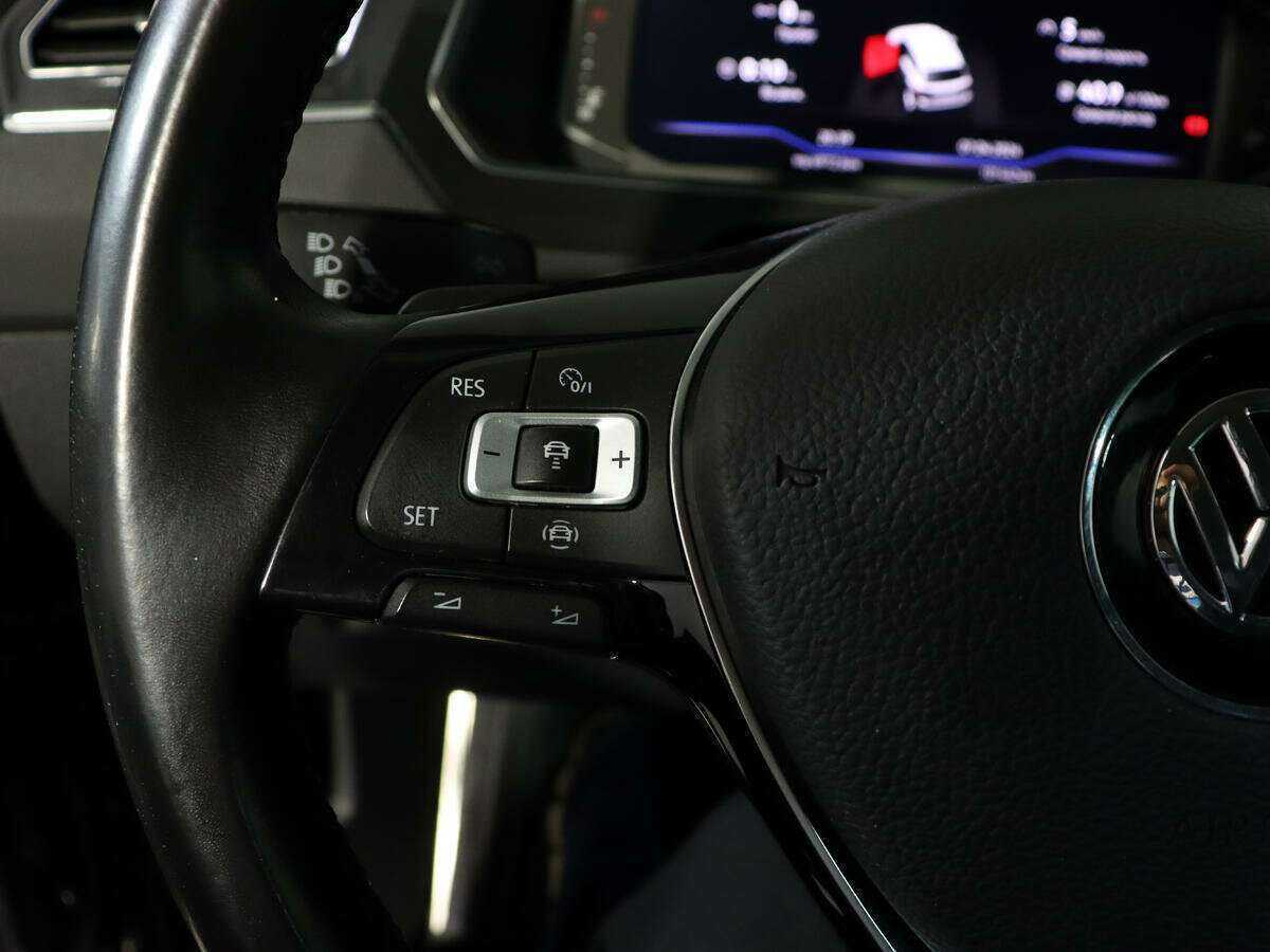 Volkswagen Tiguan, 2018 Фото №15