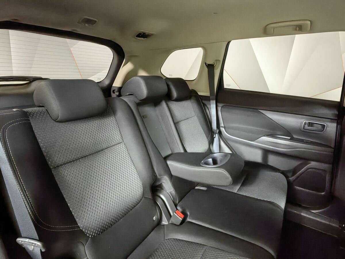 Mitsubishi Outlander, 2018 Фото №11
