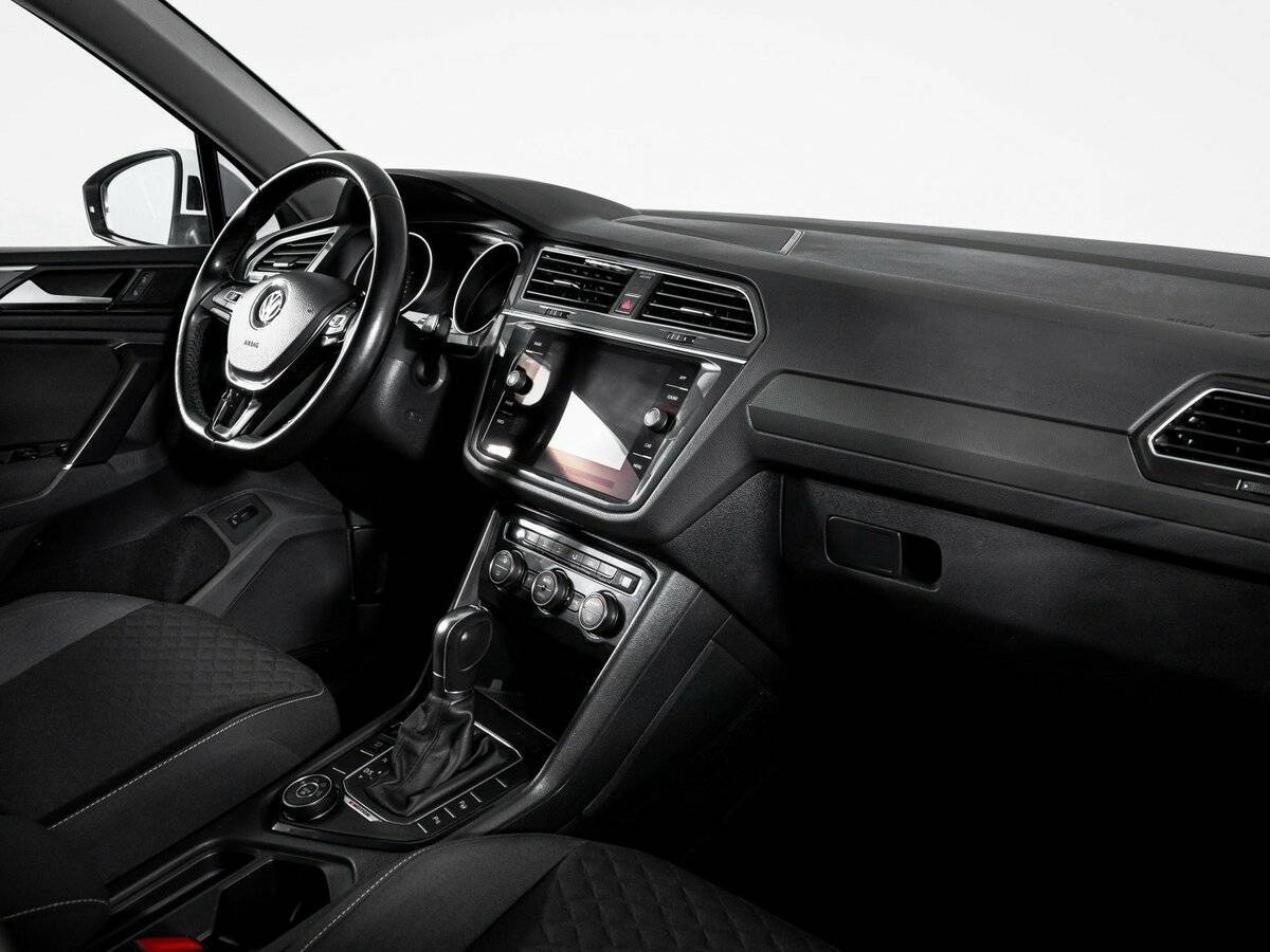 Volkswagen Tiguan, 2018 Фото №9