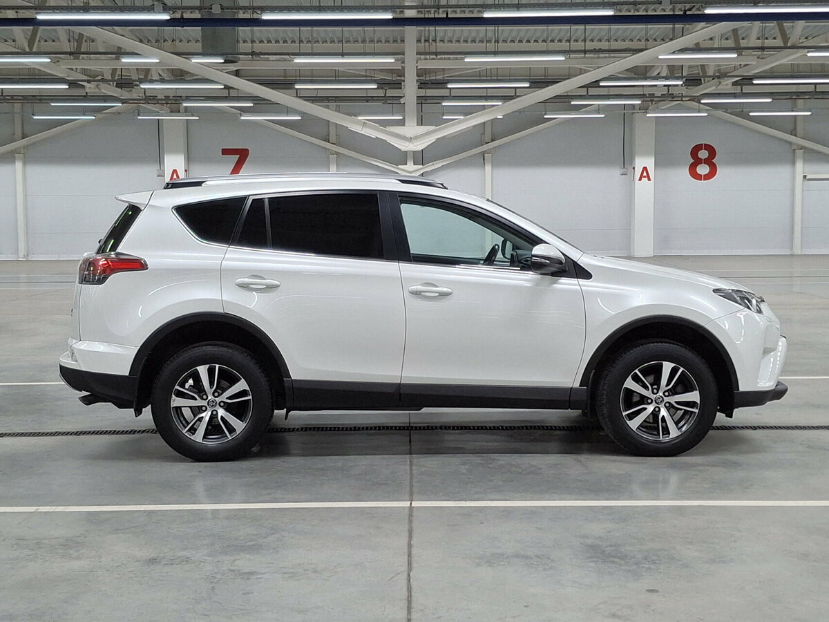 Toyota RAV4 IV (XA40) Рестайлинг, 2016 Фото №4