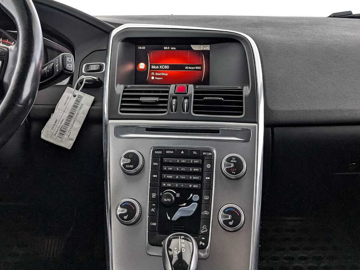 Volvo XC60, 2017 Фото №13