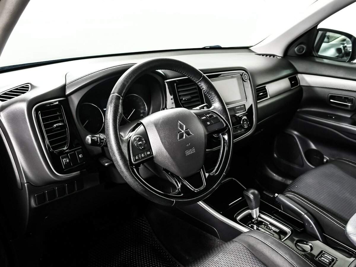 Mitsubishi Outlander, 2018 Фото №13
