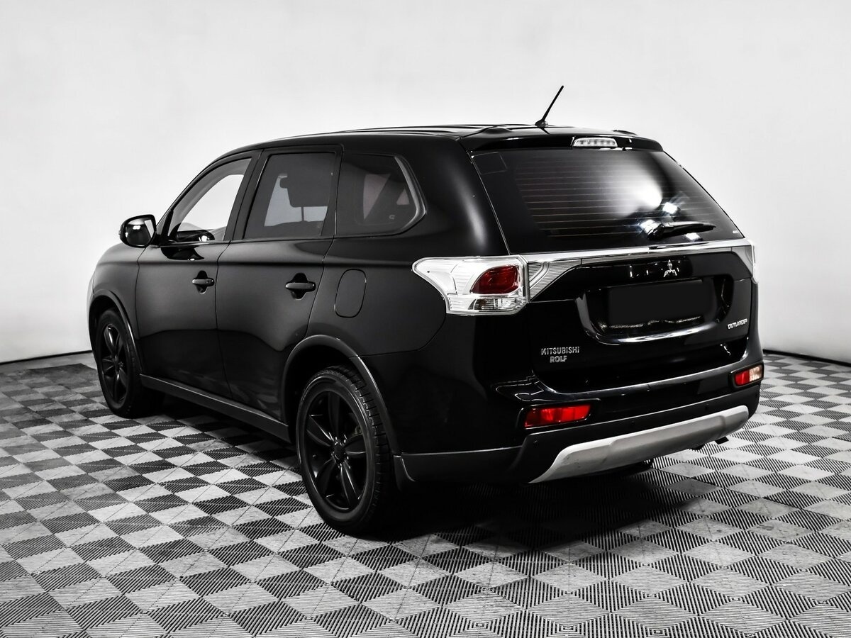 Mitsubishi Outlander III Рестайлинг, 2014 Фото №6