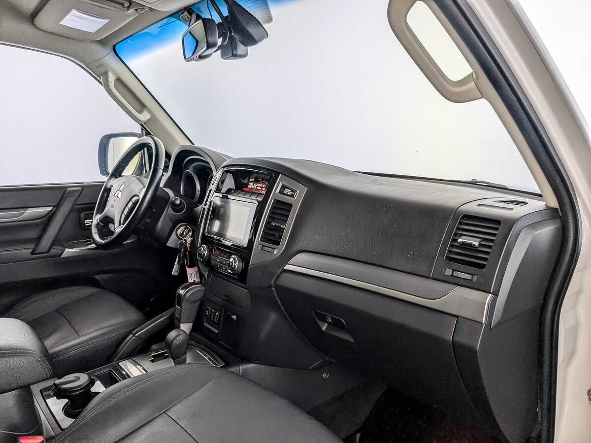 Mitsubishi Pajero, 2019 Фото №11