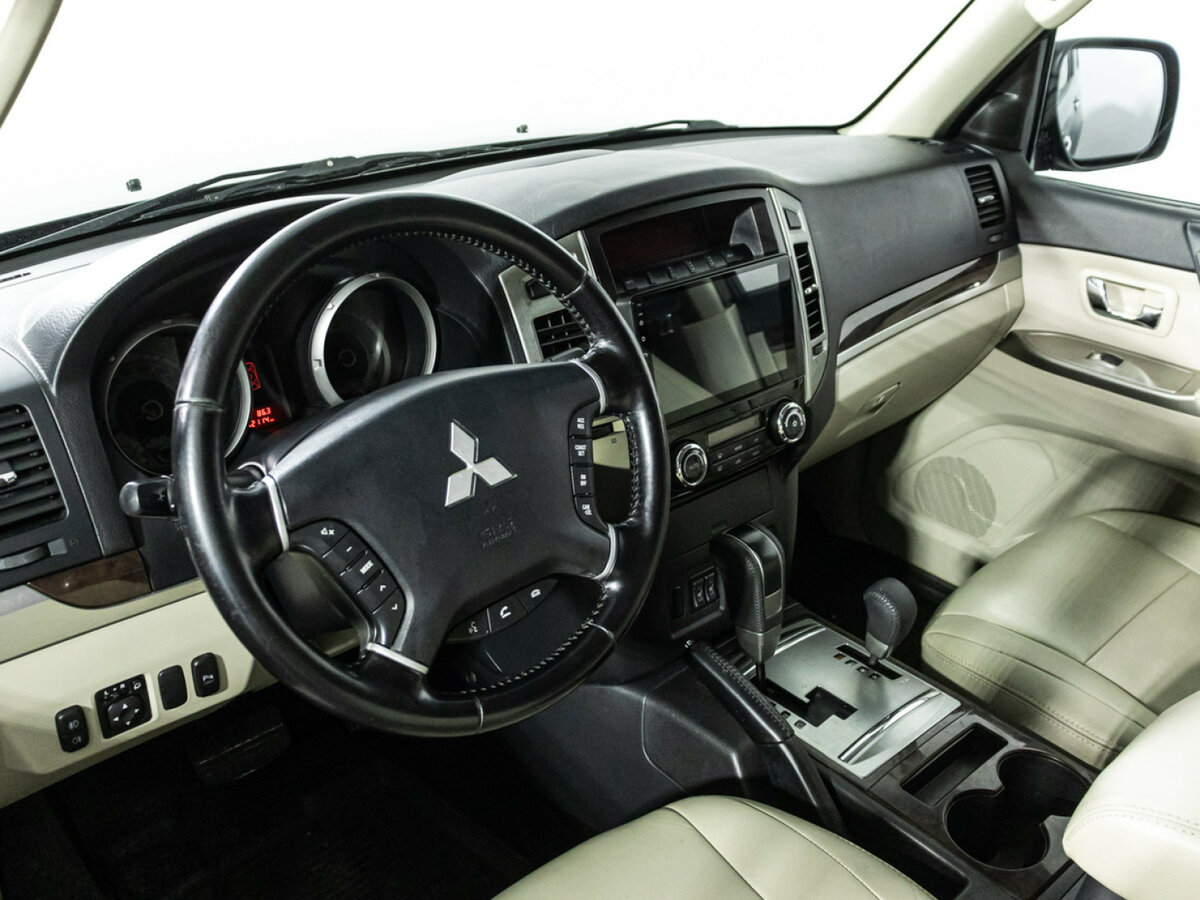 Mitsubishi Pajero IV Рестайлинг 2, 2017 Фото №9