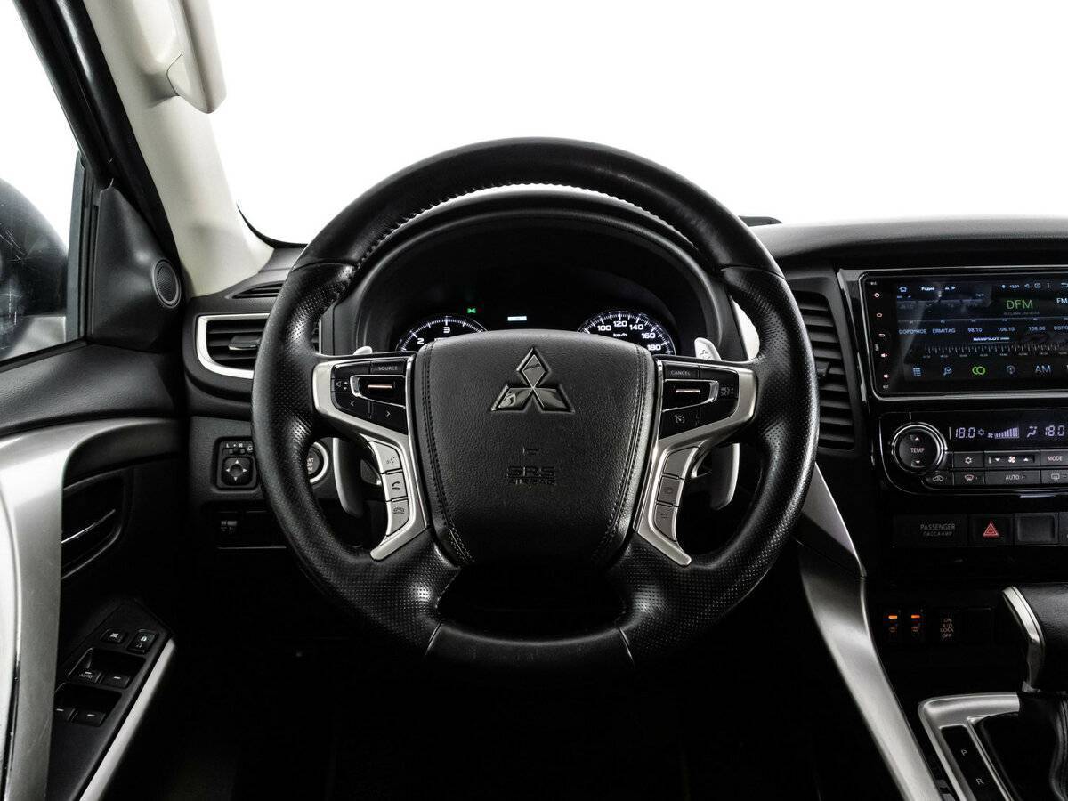 Mitsubishi Pajero Sport, 2017 Фото №12