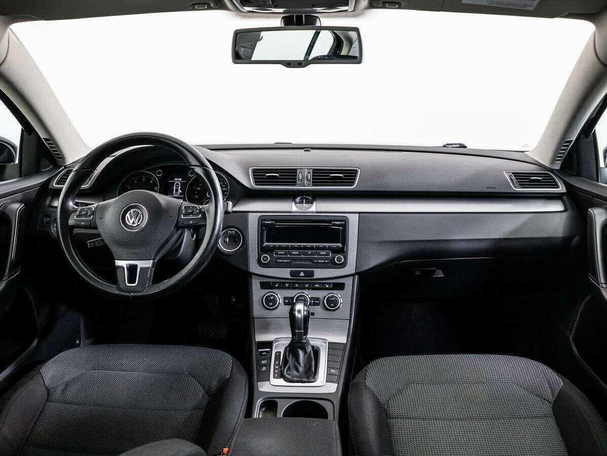 Volkswagen Passat, 2012 Фото №13