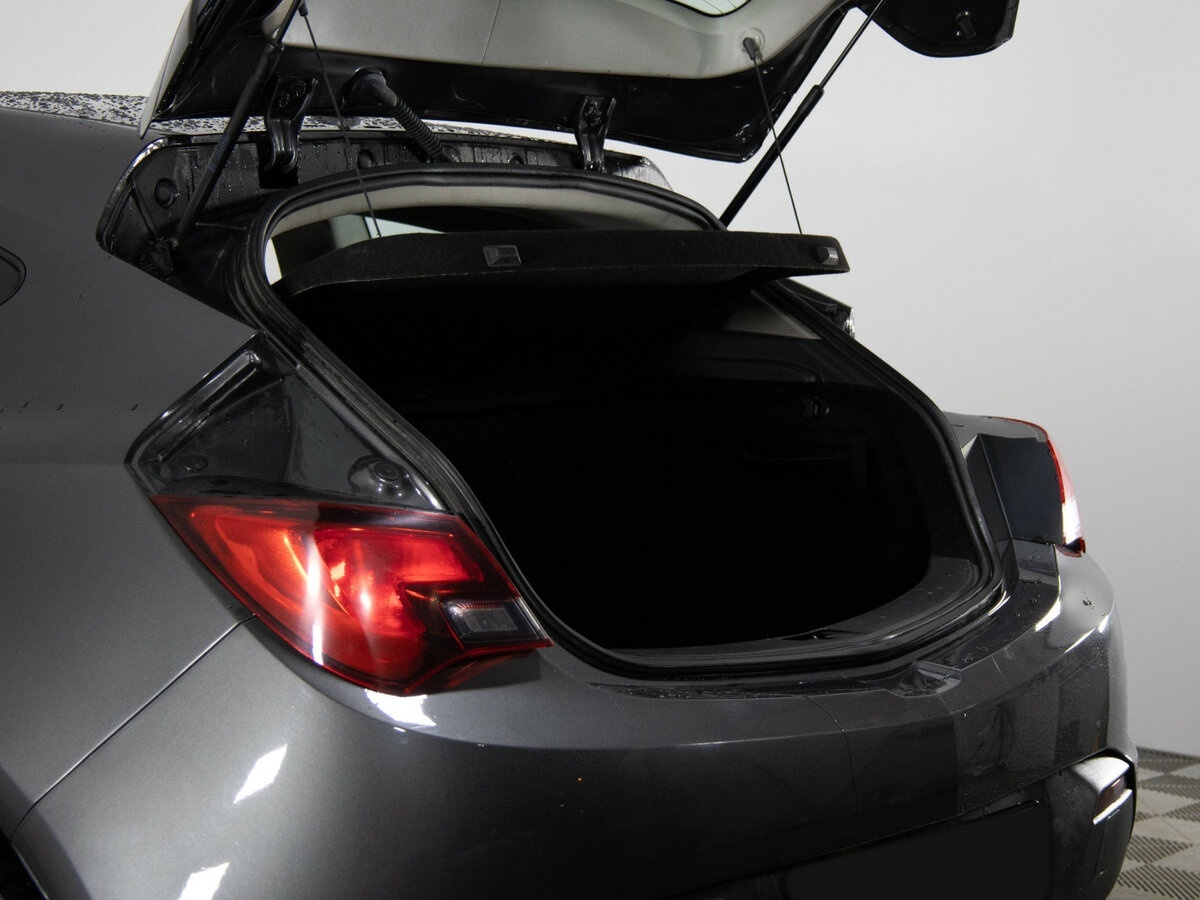 Opel Astra GTC J Рестайлинг, 2012 Фото №15