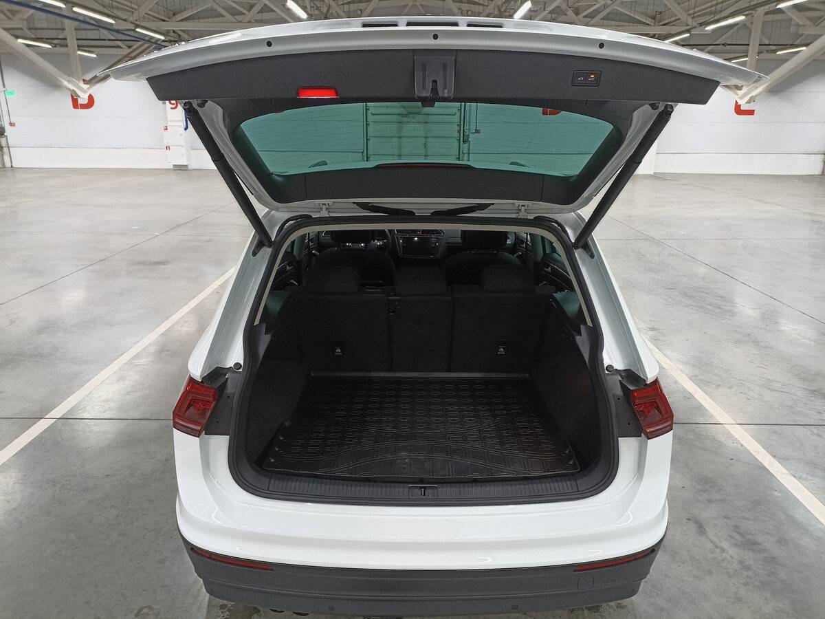 Volkswagen Tiguan, 2020 Фото №10