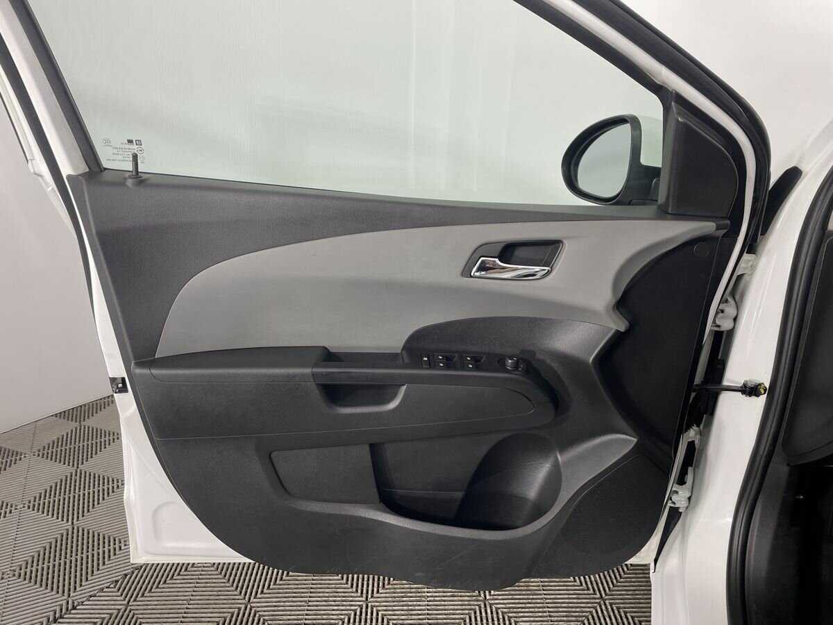 Chevrolet Aveo, 2014 Фото №7
