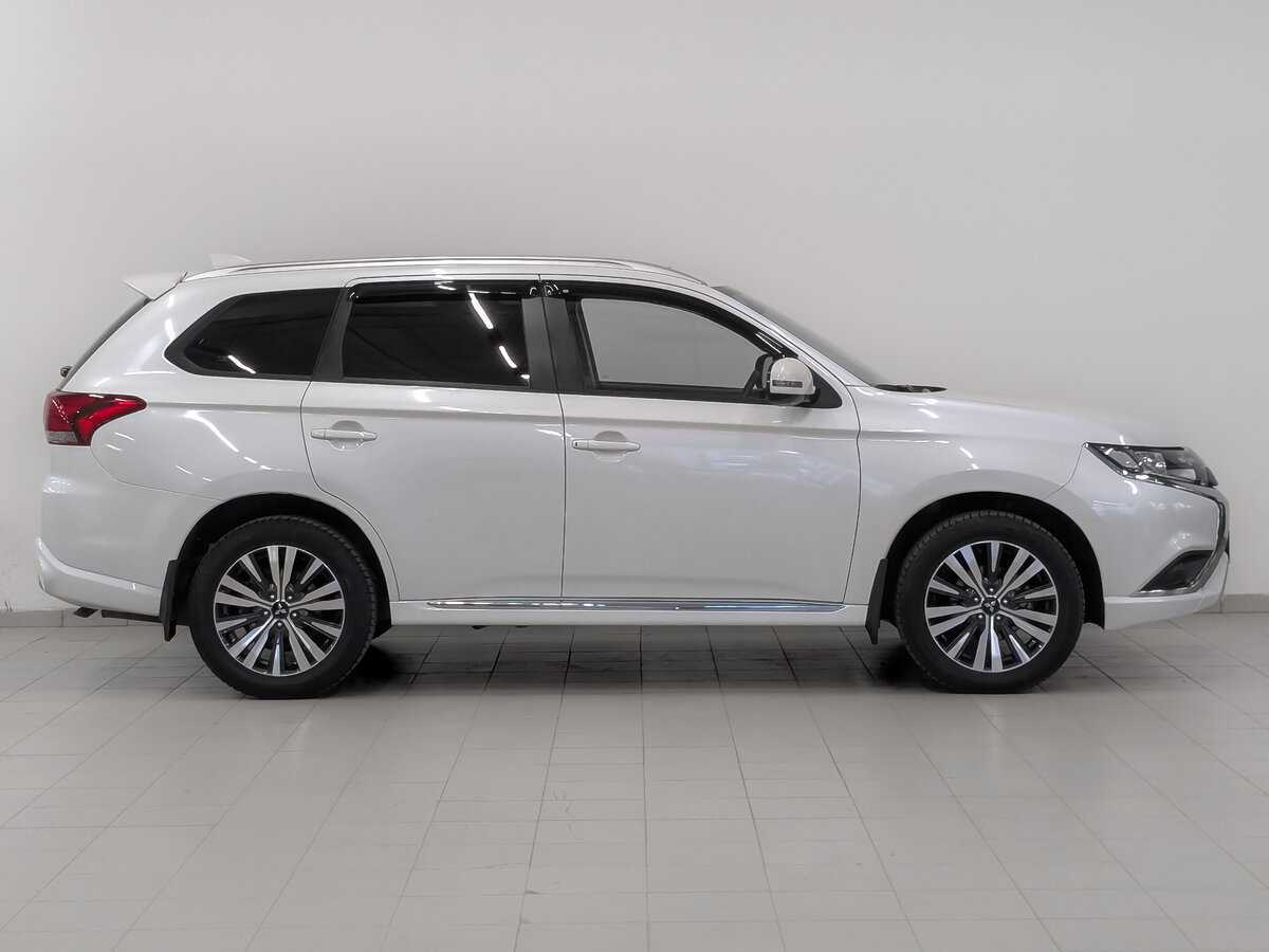 Mitsubishi Outlander, 2022 Фото №4