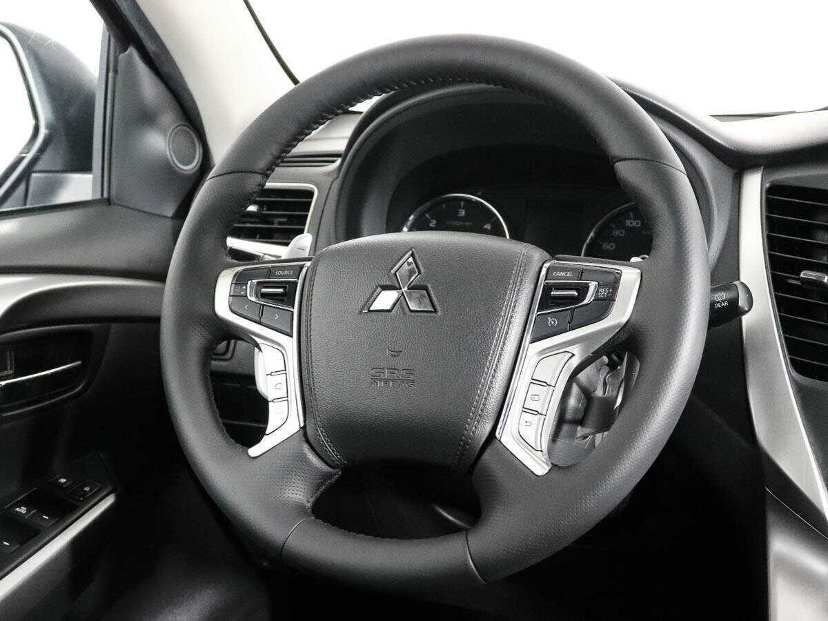 Mitsubishi Pajero Sport, 2018 Фото №13