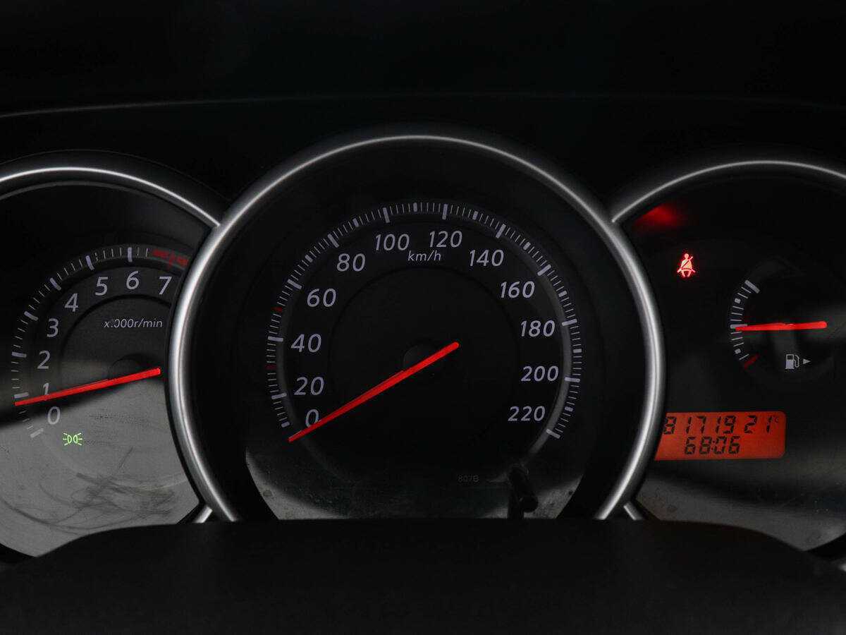 Nissan Tiida, 2013 Фото №11