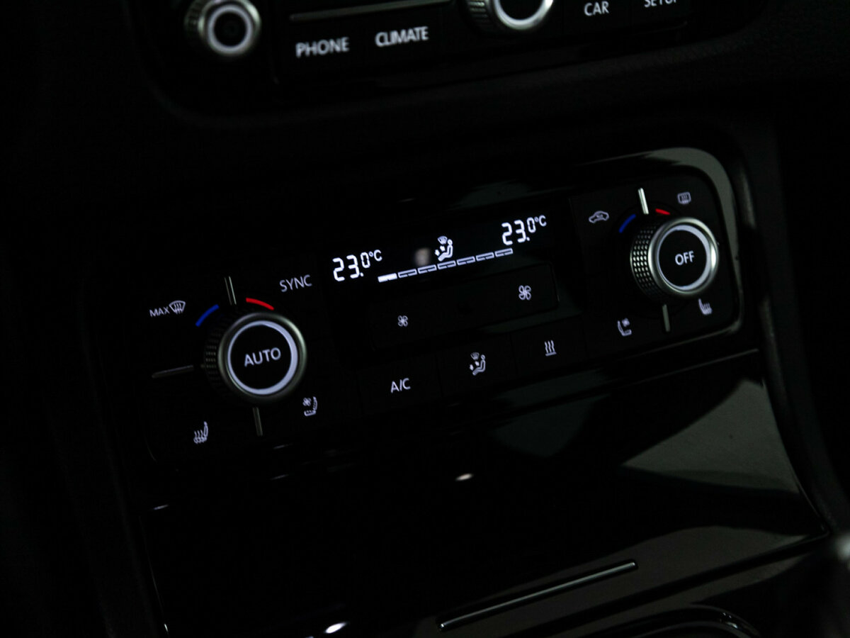 Volkswagen Touareg II Рестайлинг, 2017 Фото №13