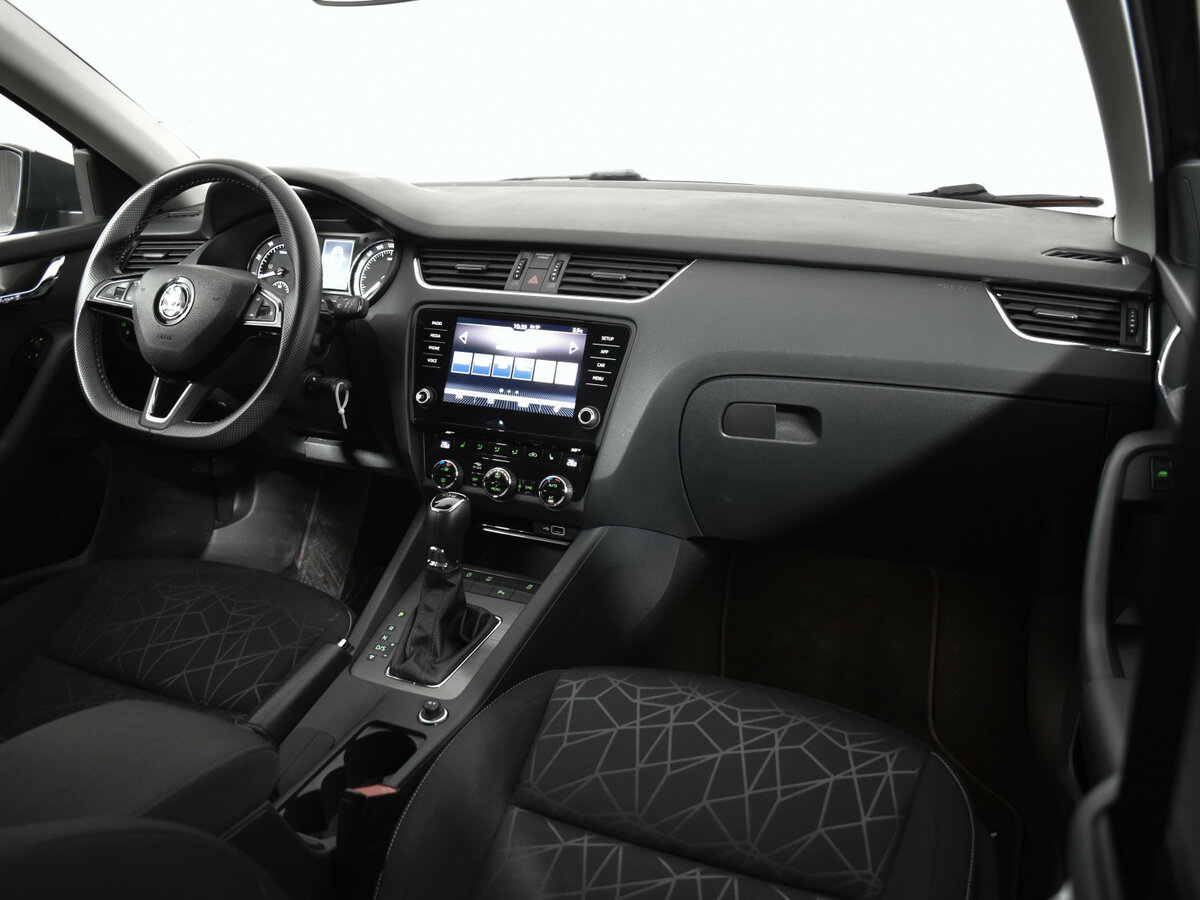 Skoda Octavia III (A7) Рестайлинг, 2020 Фото №10