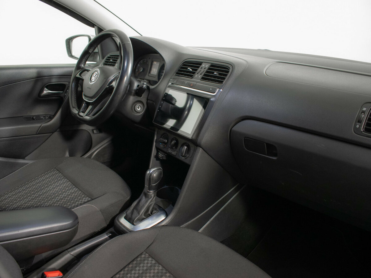 Volkswagen Polo V Рестайлинг, 2016 Фото №9