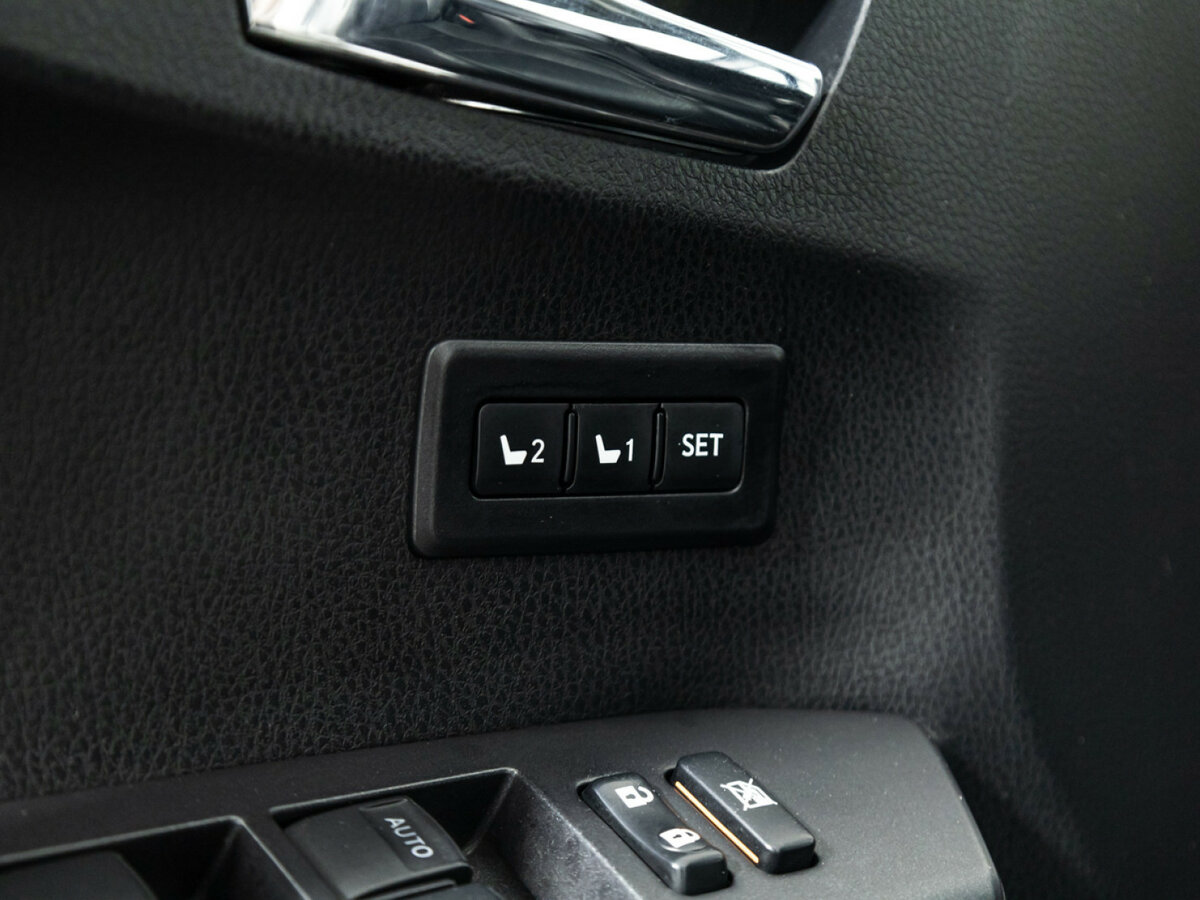 Toyota RAV4 IV (XA40) Рестайлинг, 2017 Фото №13
