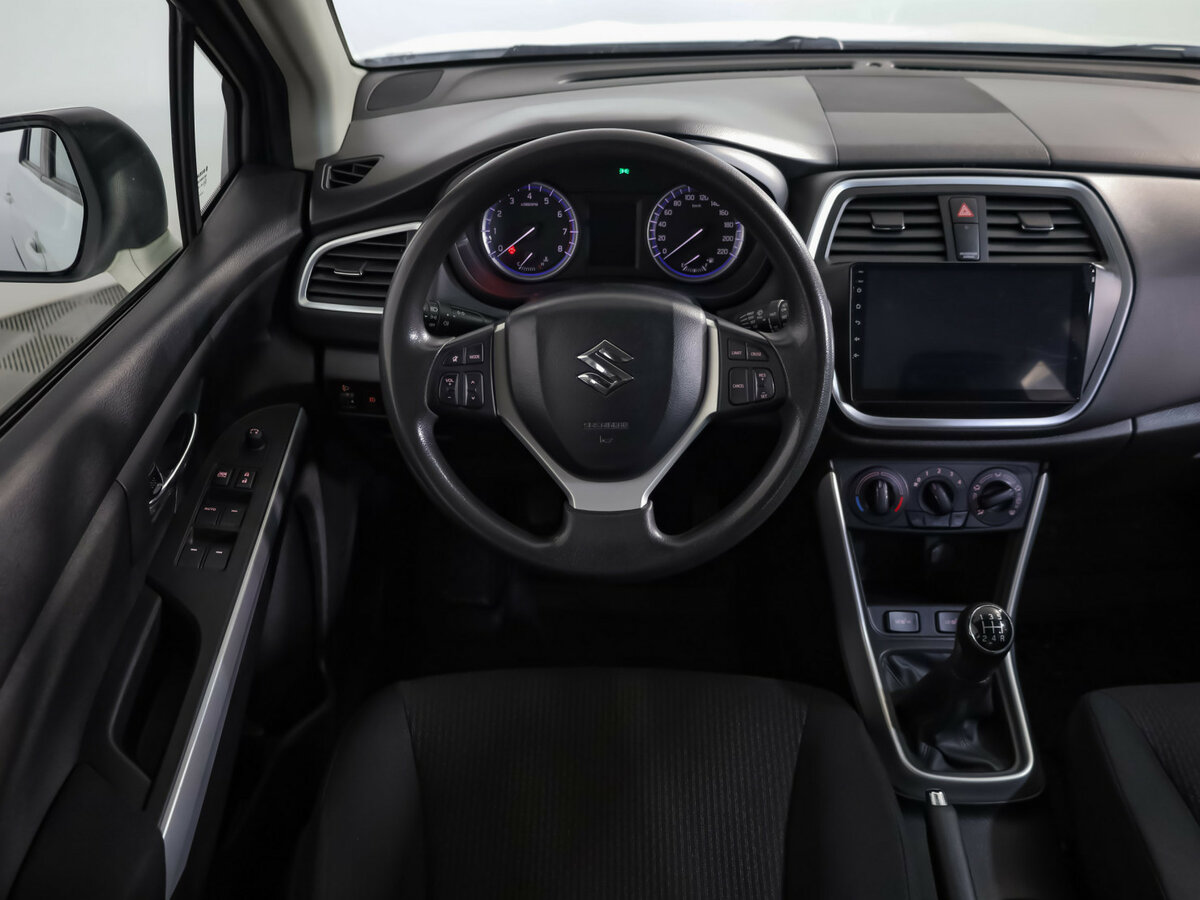 Suzuki SX4 II (S-Cross) Рестайлинг, 2017 Фото №9