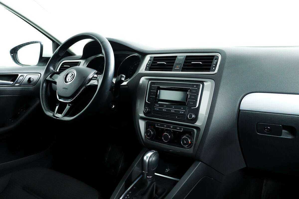 Volkswagen Jetta, 2018 Фото №9