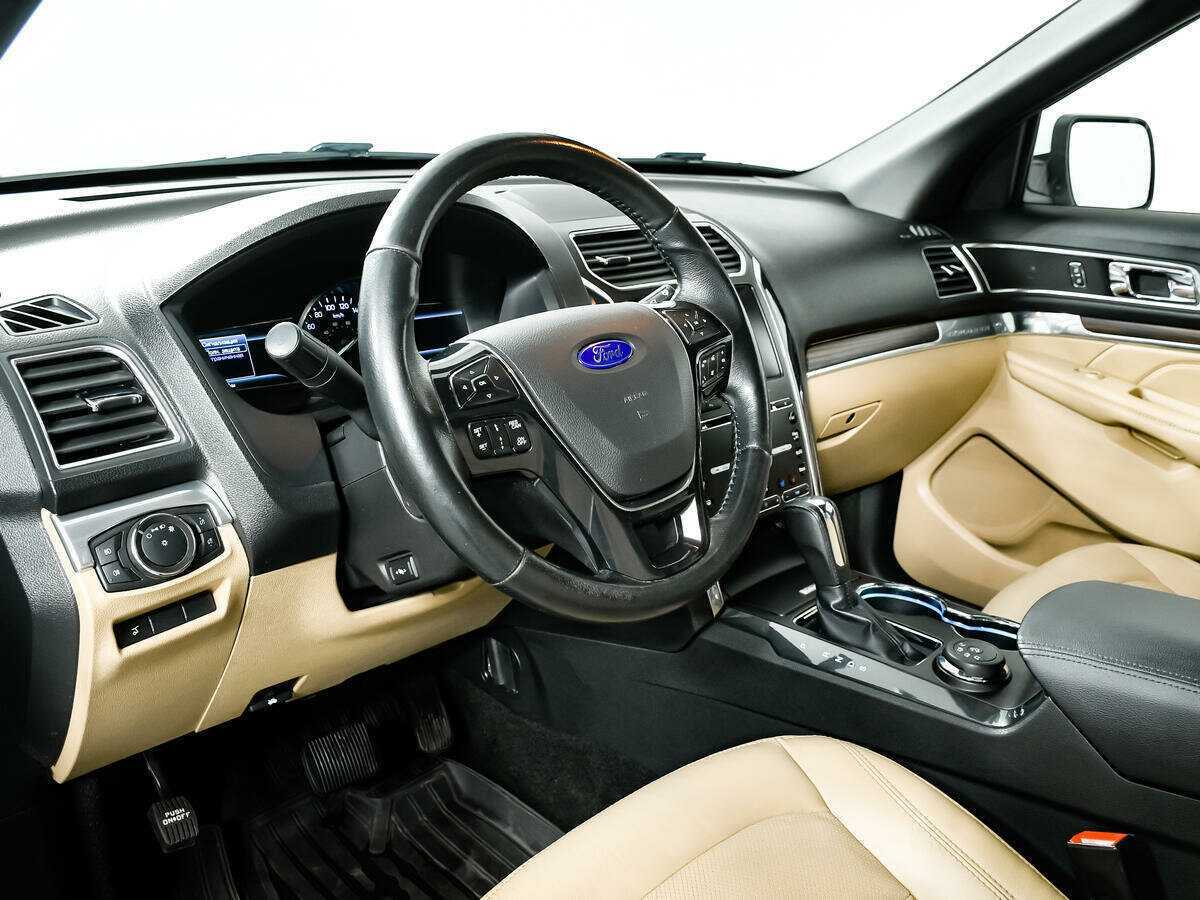 Ford Explorer, 2017 Фото №12