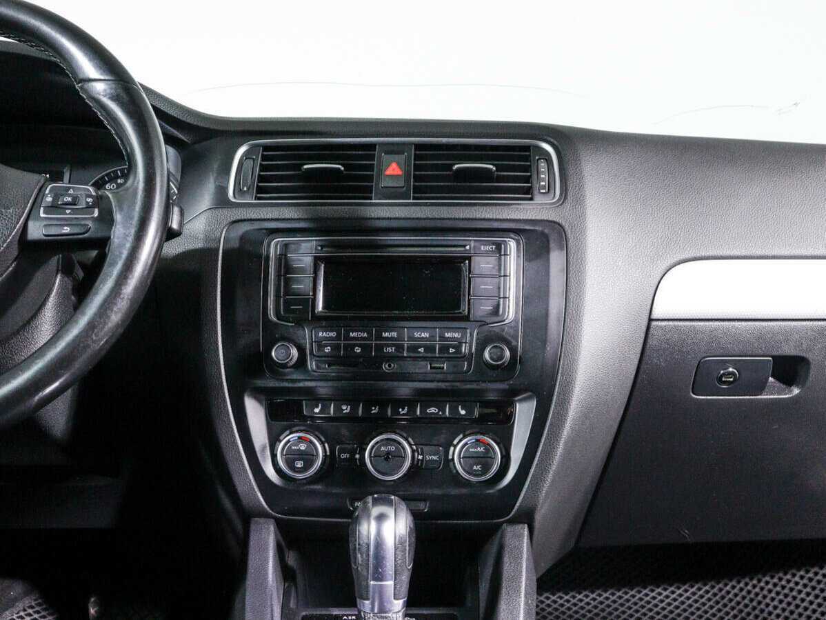 Volkswagen Jetta, 2013 Фото №11