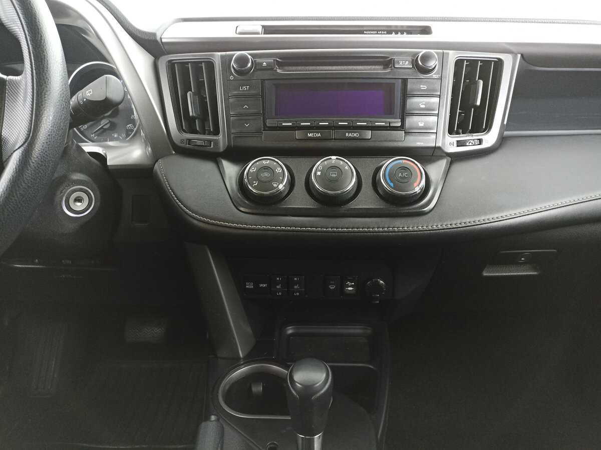 Toyota RAV4, 2017 Фото №10