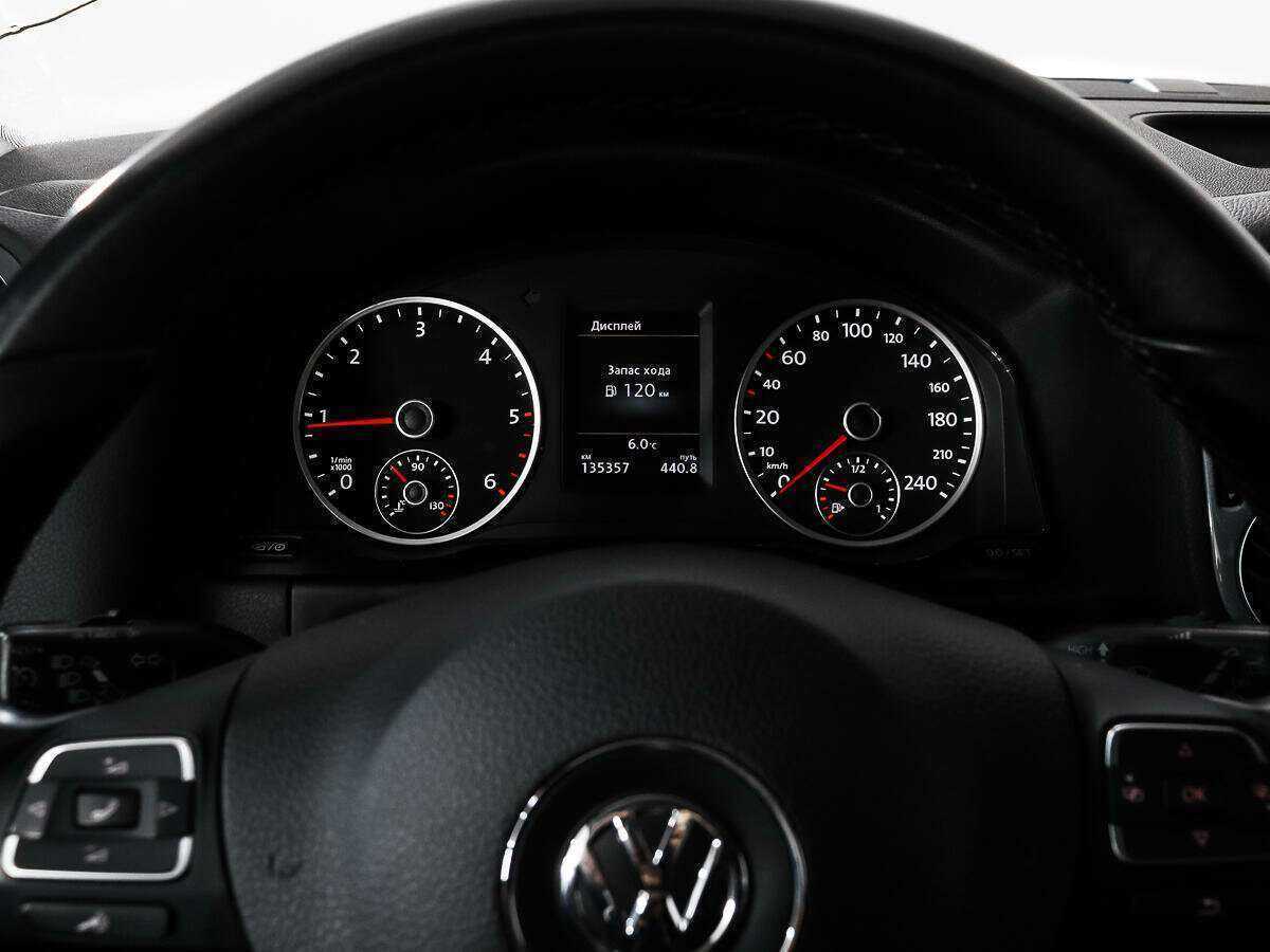 Volkswagen Tiguan, 2015 Фото №17