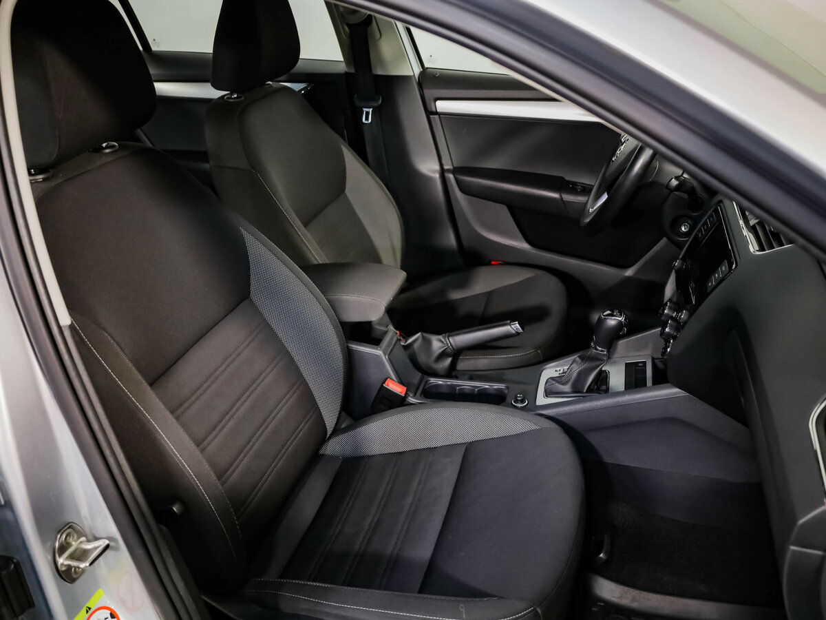 Skoda Octavia III (A7) Рестайлинг, 2020 Фото №19