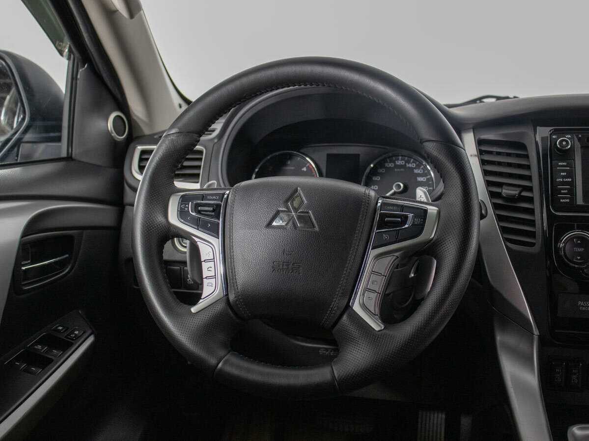 Mitsubishi Pajero Sport, 2017 Фото №16