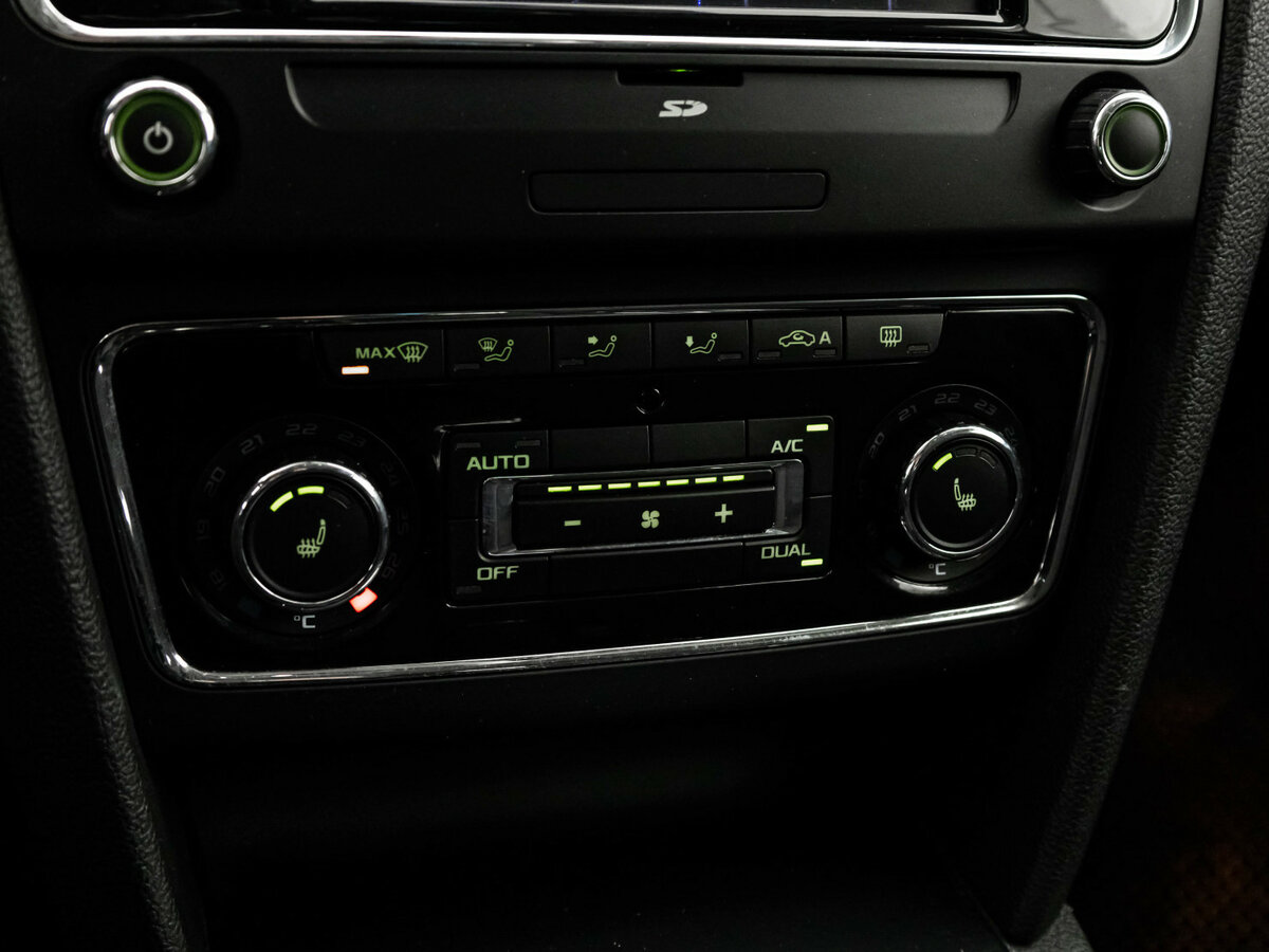 Skoda Superb DSG II Рестайлинг, 2014 Фото №11