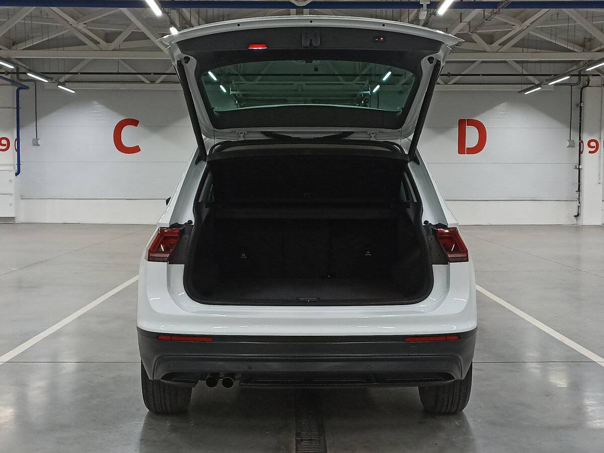 Volkswagen Tiguan, 2019 Фото №10