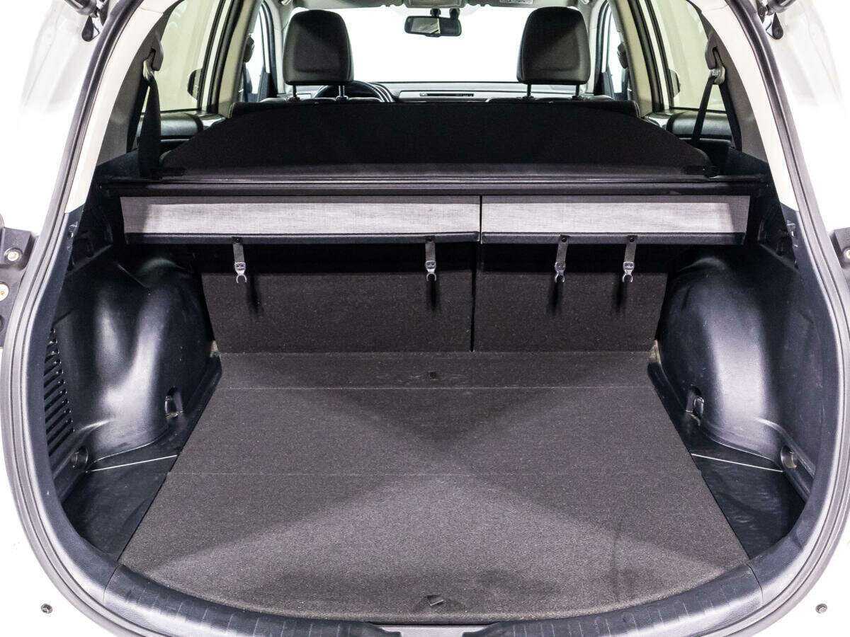 Toyota RAV4, 2018 Фото №15