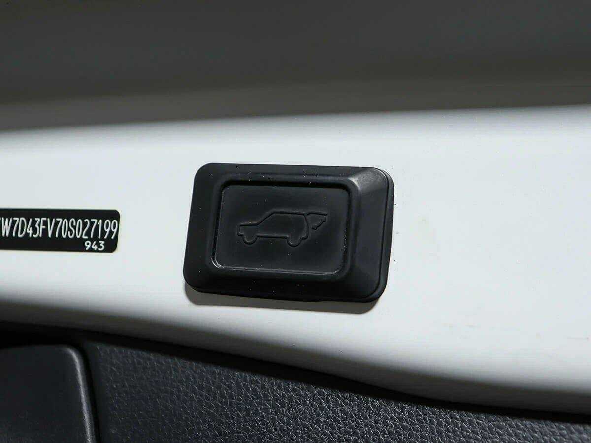 Toyota RAV4, 2021 Фото №18