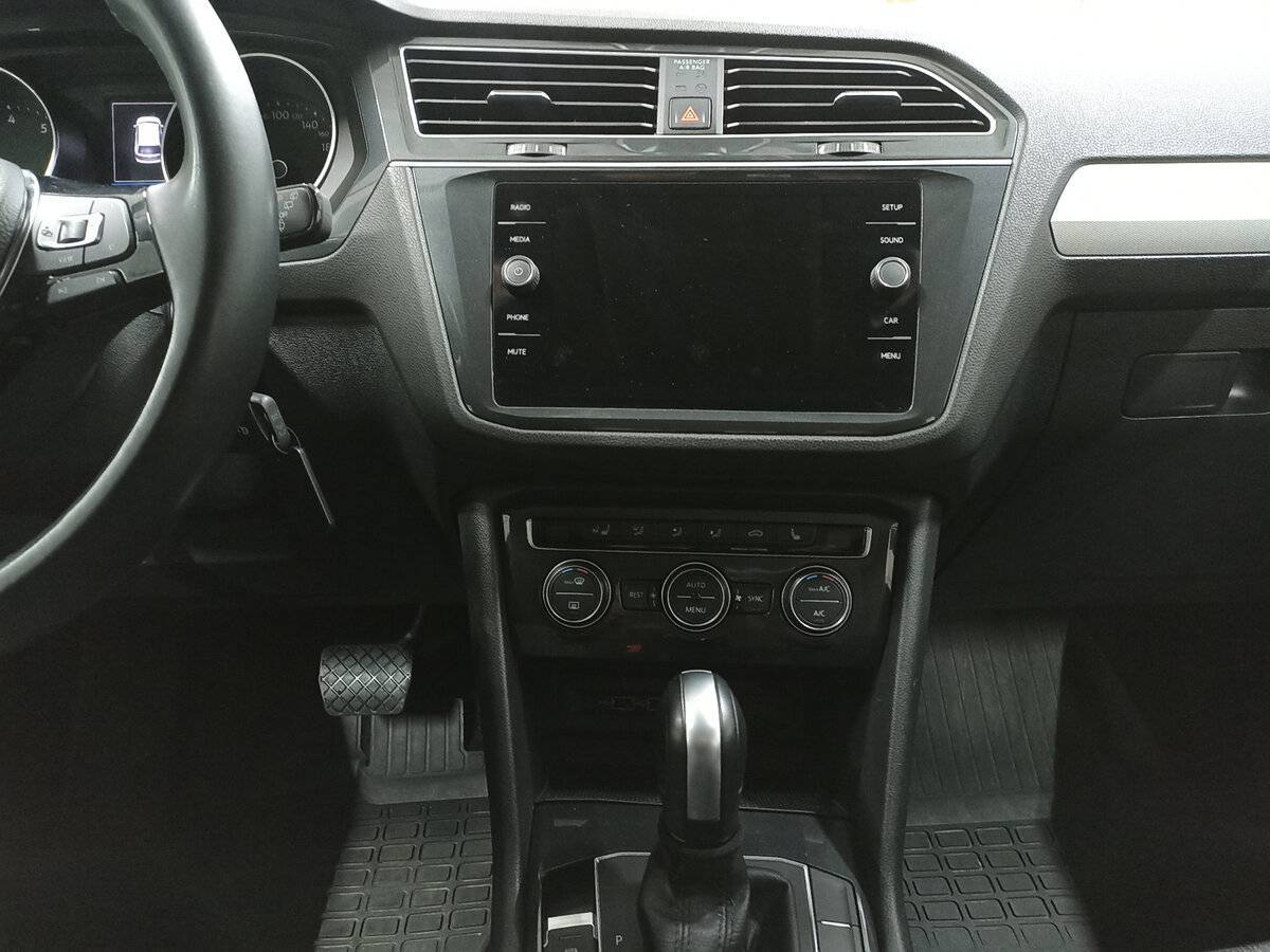 Volkswagen Tiguan, 2019 Фото №15