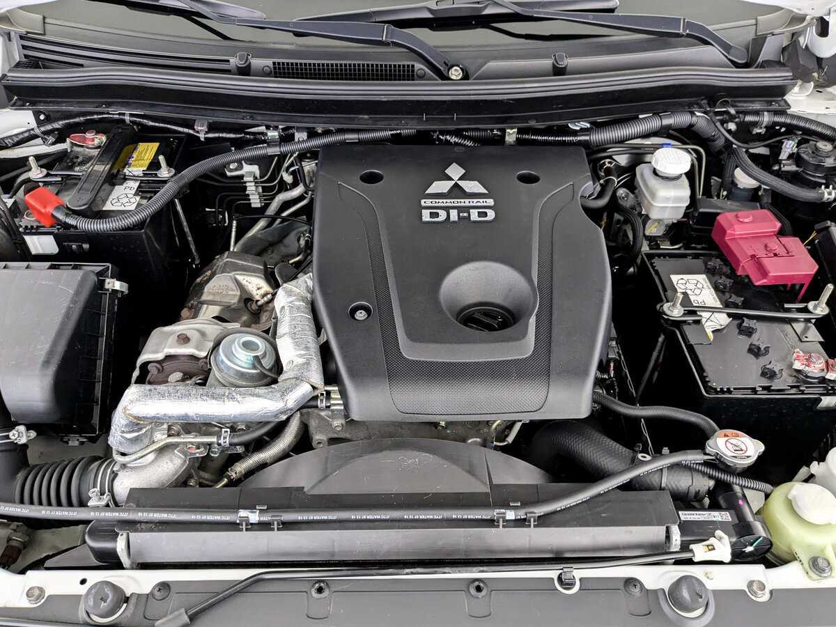 Mitsubishi Pajero Sport, 2018 Фото №9