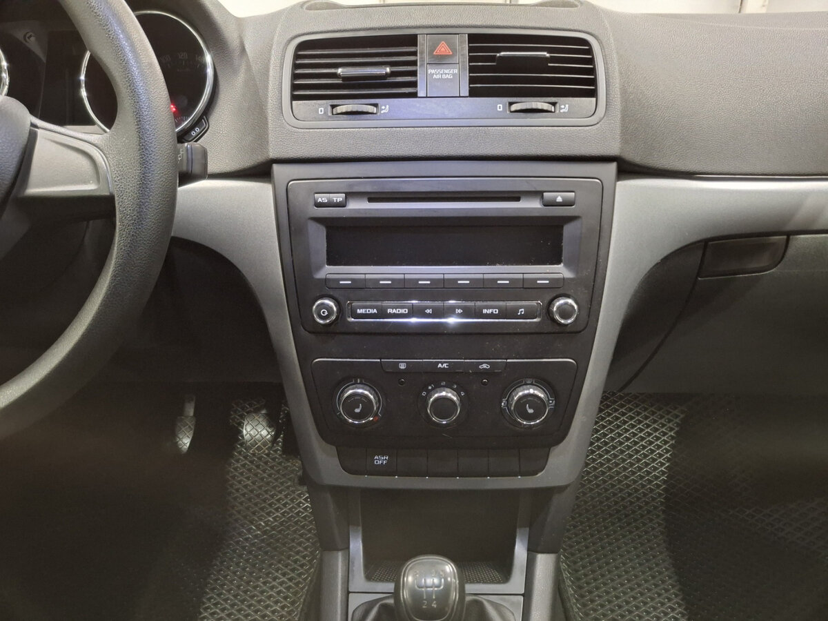 Skoda Yeti I Рестайлинг, 2014 Фото №14