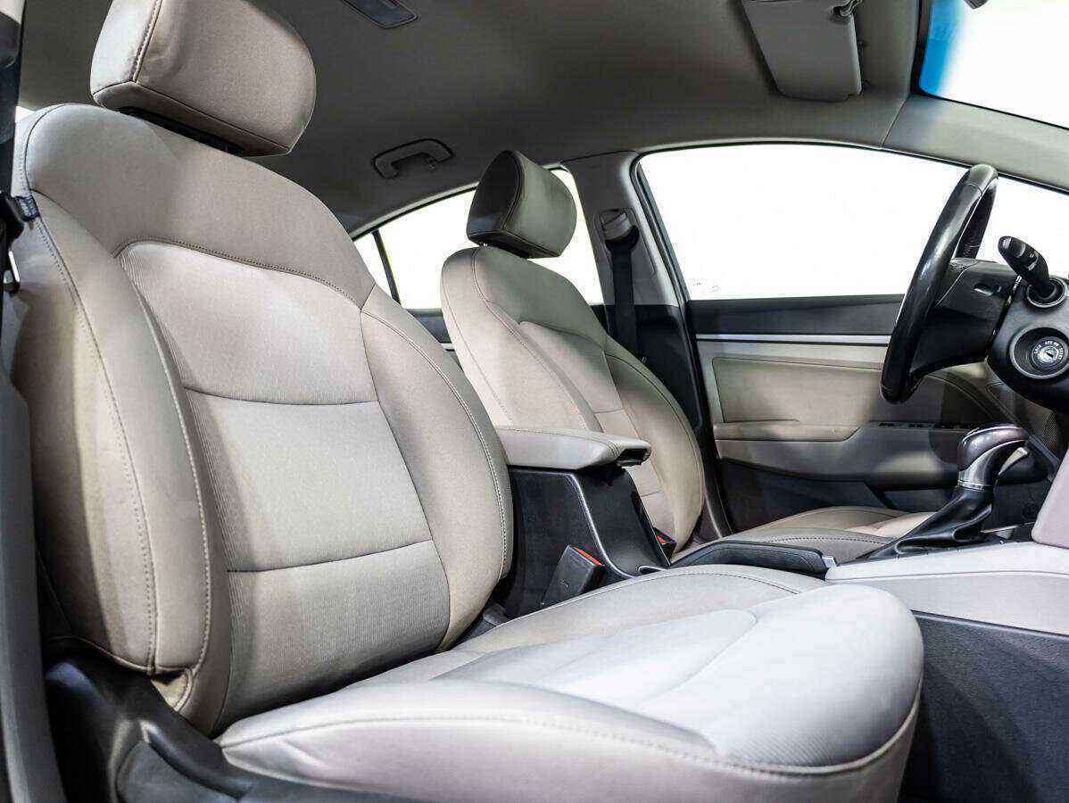 Hyundai Elantra, 2018 Фото №11
