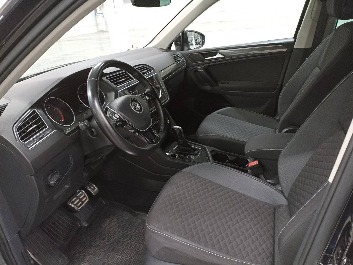 Volkswagen Tiguan, 2018 Фото №16
