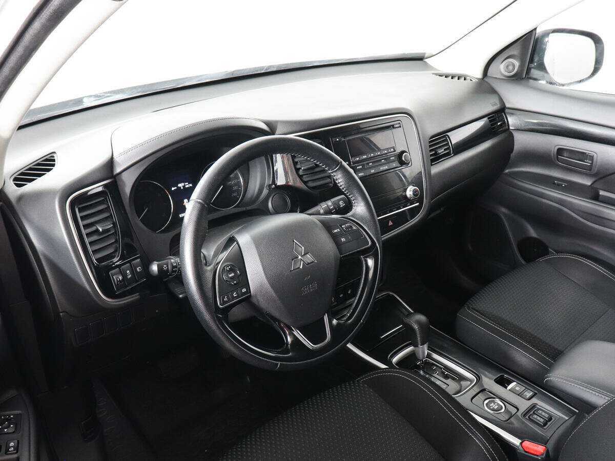 Mitsubishi Outlander, 2022 Фото №7