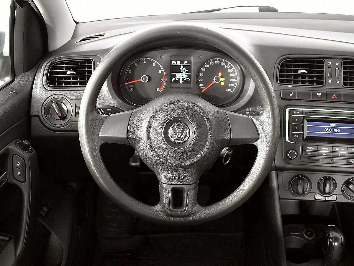 Volkswagen Polo, 2014 Фото №9