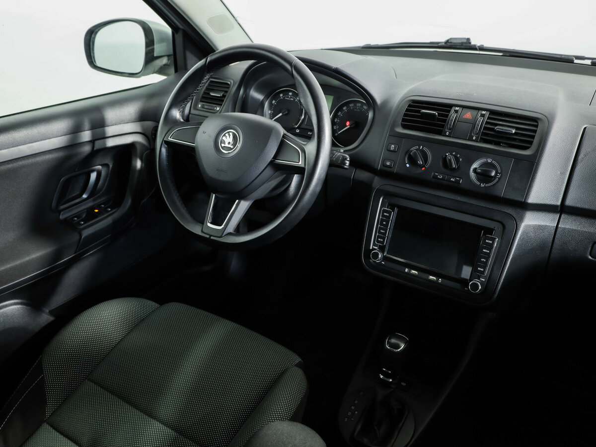 Skoda Fabia II Рестайлинг, 2014 Фото №7