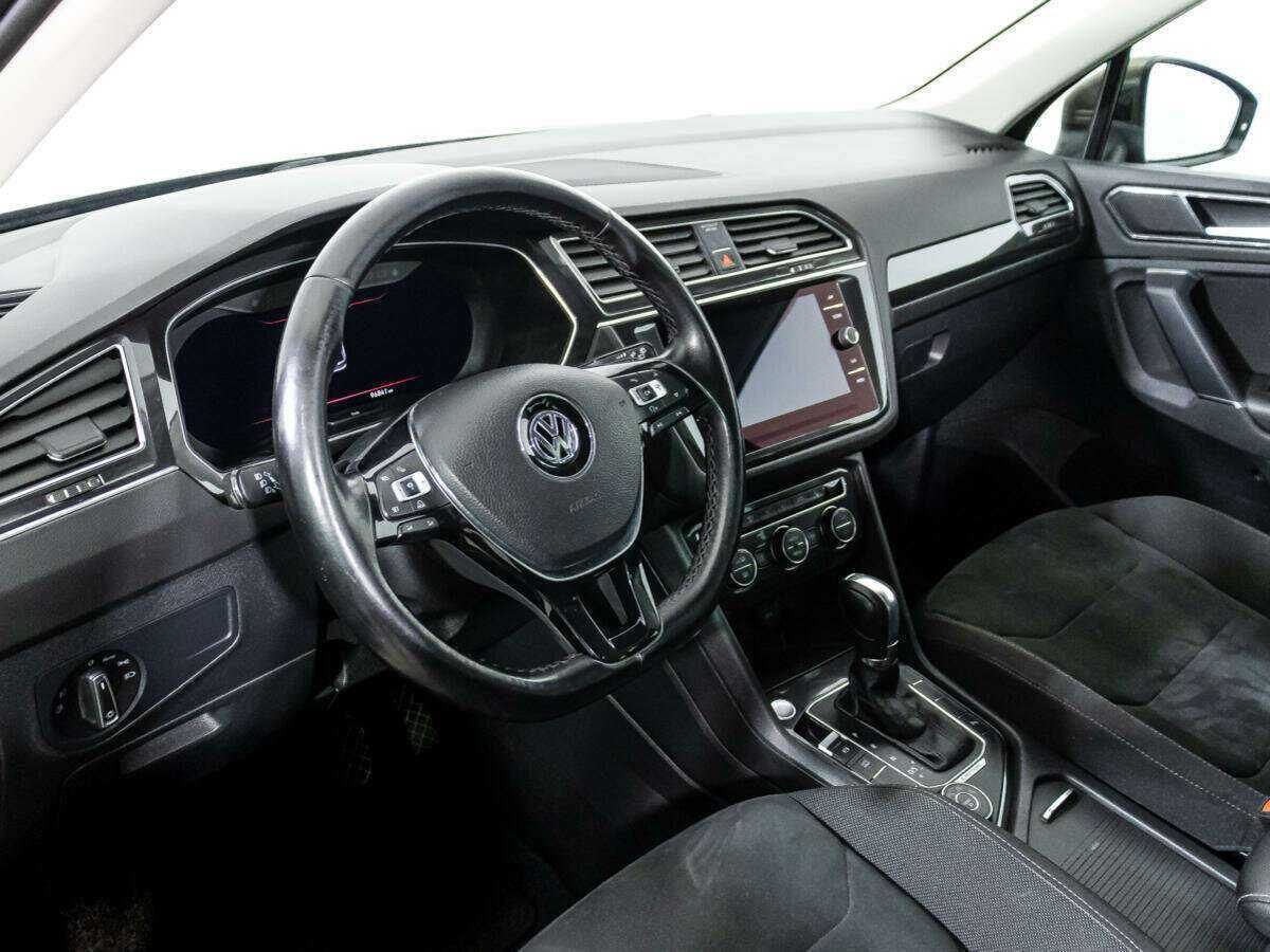 Volkswagen Tiguan, 2018 Фото №11