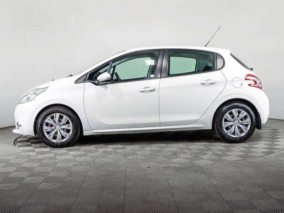 Peugeot 208, 2013 Фото №8