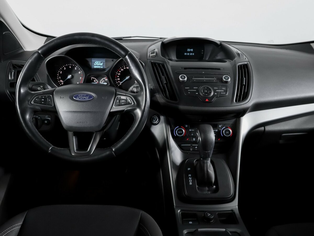 Ford Kuga II Рестайлинг, 2019 Фото №12