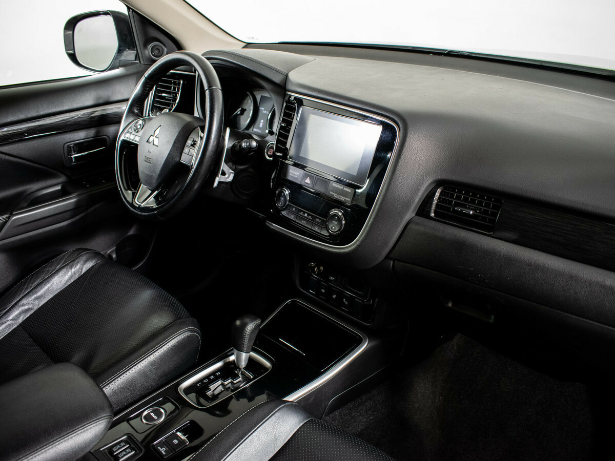 Mitsubishi Outlander III Рестайлинг 2, 2017 Фото №10