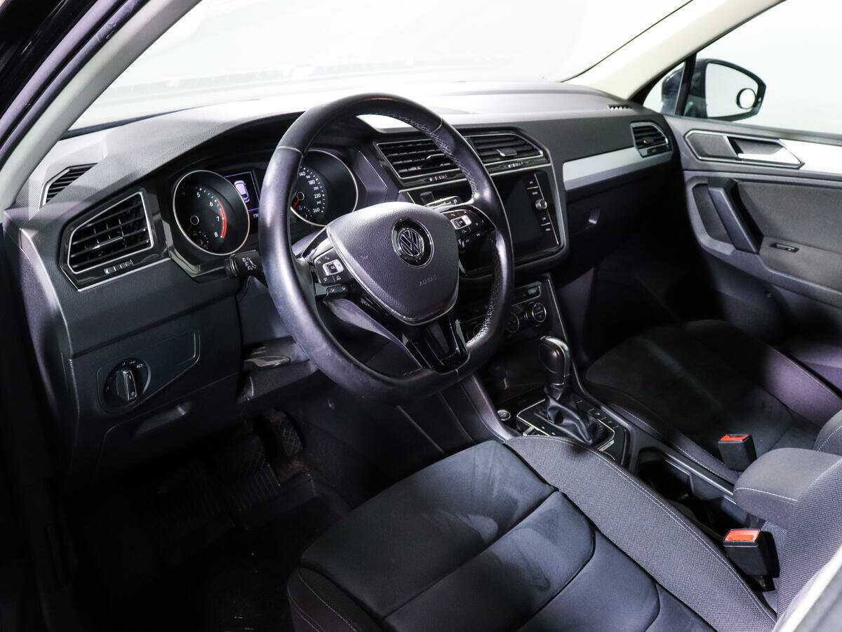 Volkswagen Tiguan, 2018 Фото №12